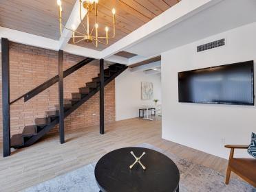 Building Photo - 3809 N Braeswood Blvd