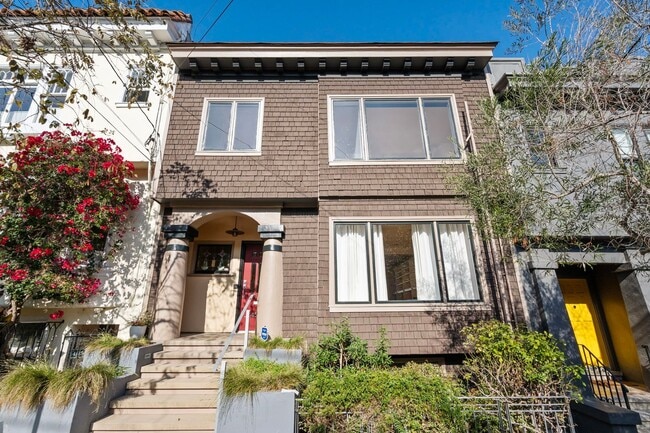 Building Photo - Eureka Valley/Castro 4 Bed + Bonus Room, 3 Bath, 2 Car Garage, City & Valley Views