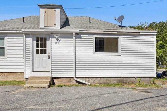 Building Photo - 281C King St