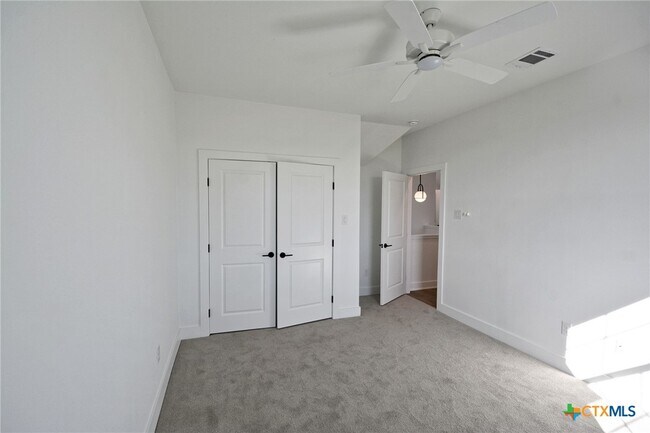 Building Photo - 421 Constance Dr