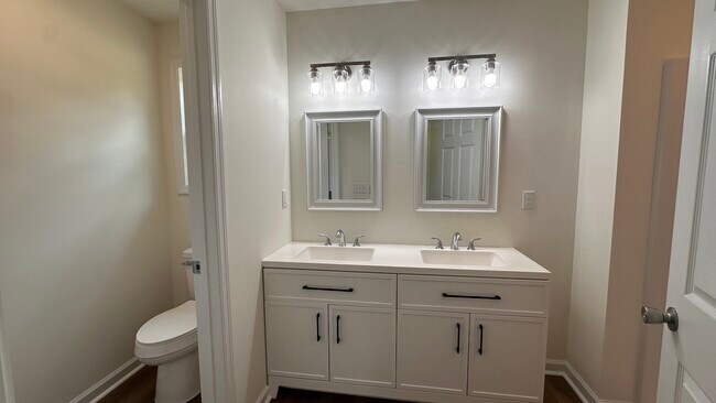 Building Photo - 142 Sass Dr