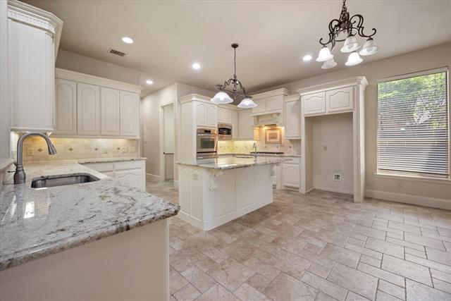 Building Photo - 10941 Yorkshire Ln