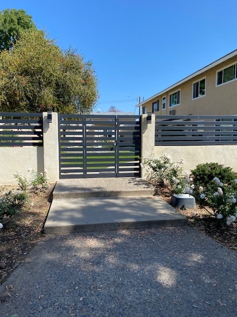Primary Photo - 3175 Quartz Ln