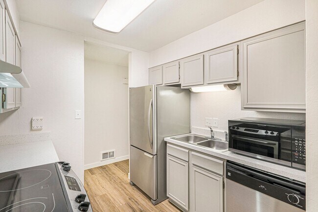 Building Photo - Pecos9881