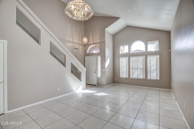 Building Photo - 6660 E Riverdale St