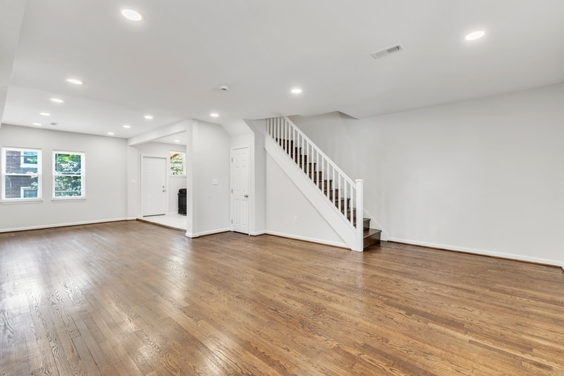 Building Photo - 731 Mt Holly St