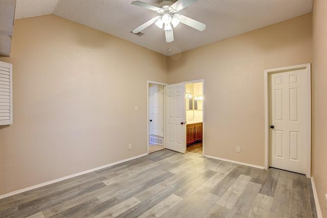 Building Photo - 300 Stoneledge Dr