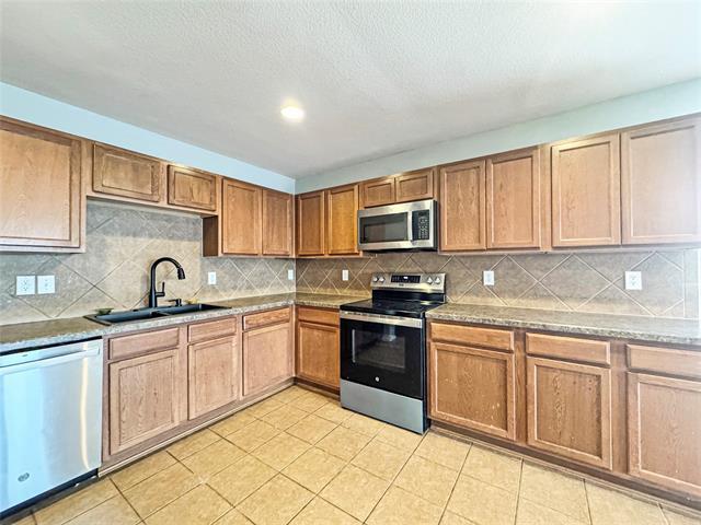 Building Photo - 9831 Dartmouth Dr