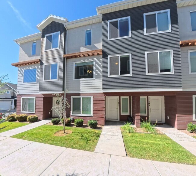 Primary Photo - Lexington Townhome - Orem