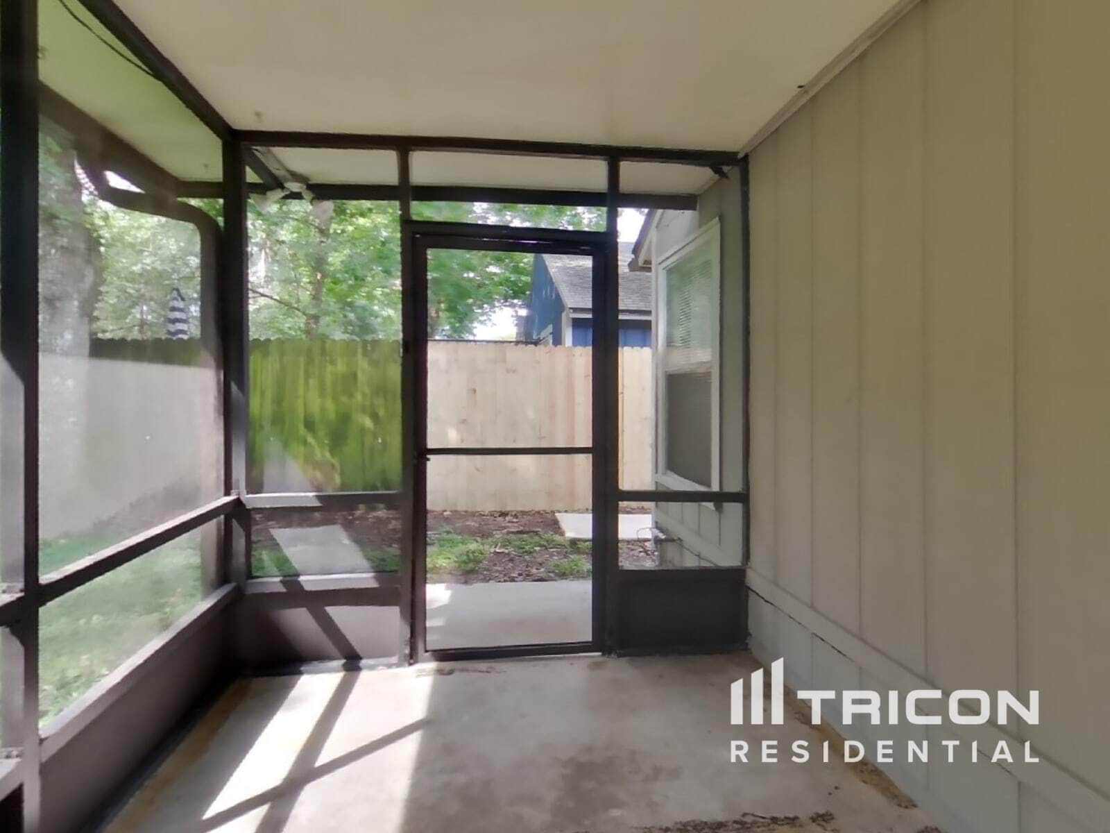 Building Photo - 2600 Malibu Cir