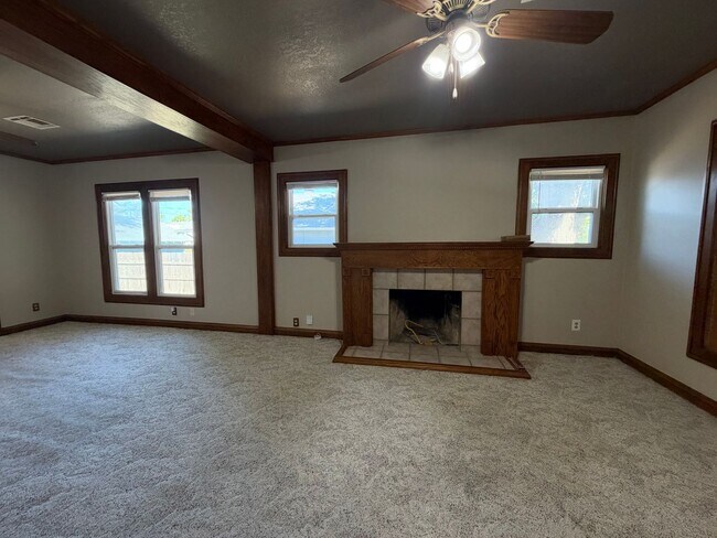 Building Photo - 1208 S Florence Pl