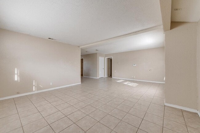 Building Photo - 1400 Wynn Terrace