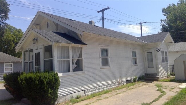 Primary Photo - 108 W J St