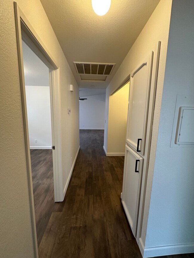 Building Photo - 3494 Magnums Way