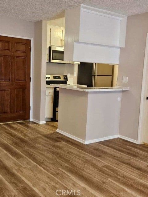 Building Photo - 18307 Burbank Blvd