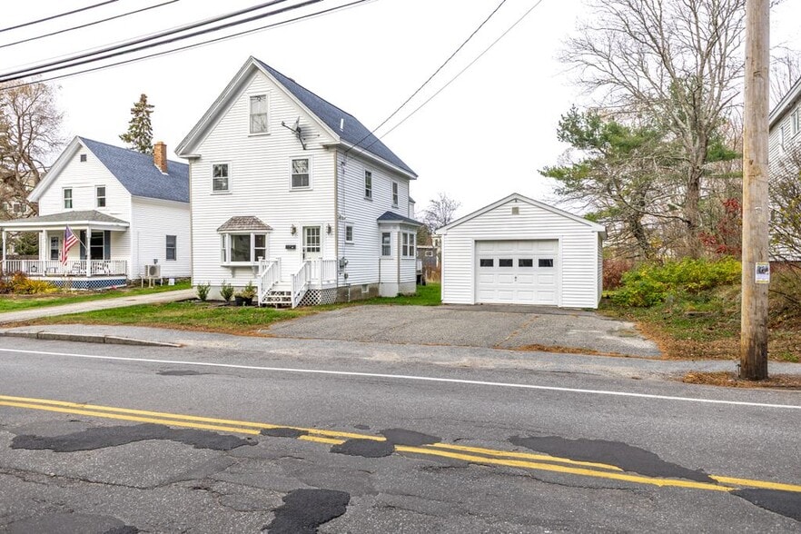 Building Photo - 83 Richardson St