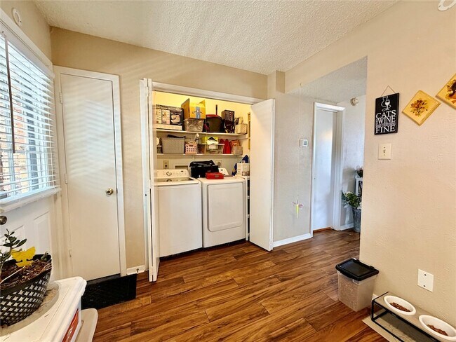 Building Photo - 1251 Dallas Dr