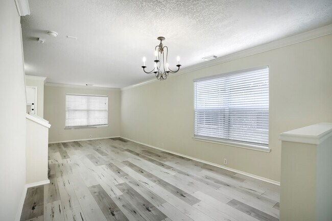 Building Photo - 10506 Sugar Trace Dr