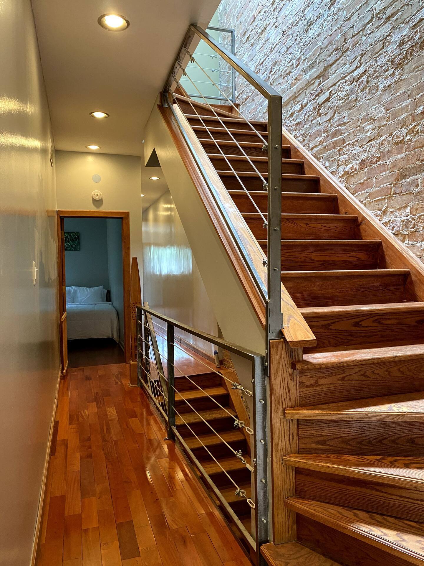 Building Photo - 419 E Oakwood Blvd