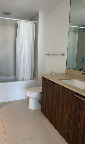 Building Photo - 5168 NW 84th Ave