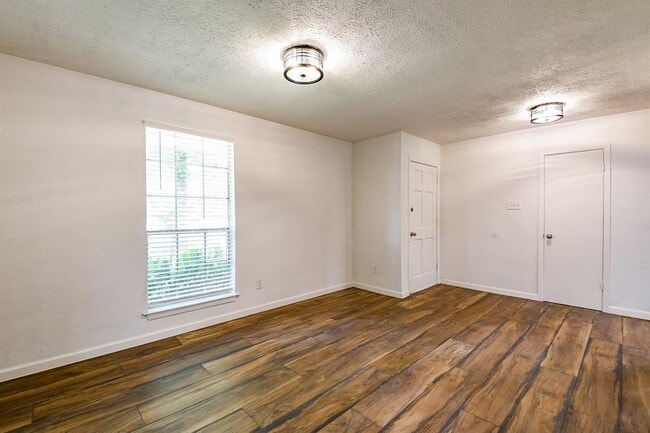 Building Photo - 25003 Spring Creek Dr