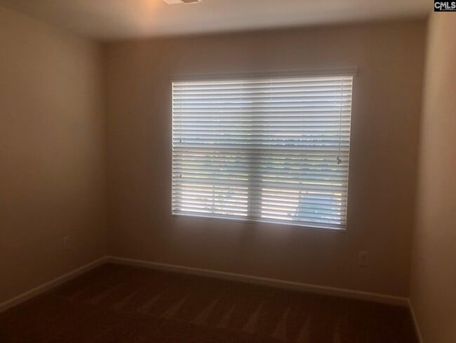 Building Photo - 1057 Roscoe Rd