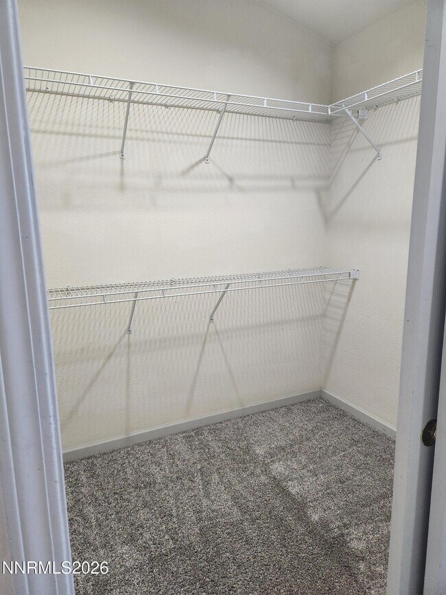 Building Photo - 3653 Hemlock Ct