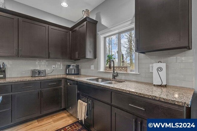 Building Photo - 3179 Beatrice Ave SE