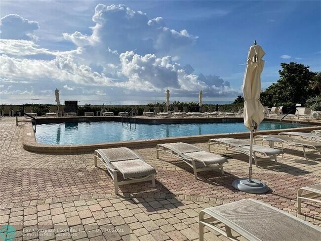 Building Photo - 1900 S Ocean Blvd