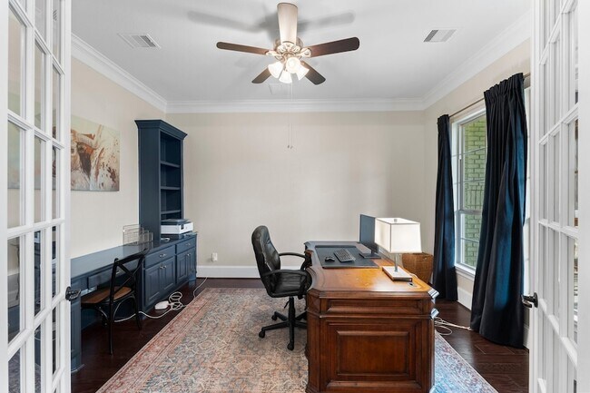 Building Photo - 5006 Newport Ct