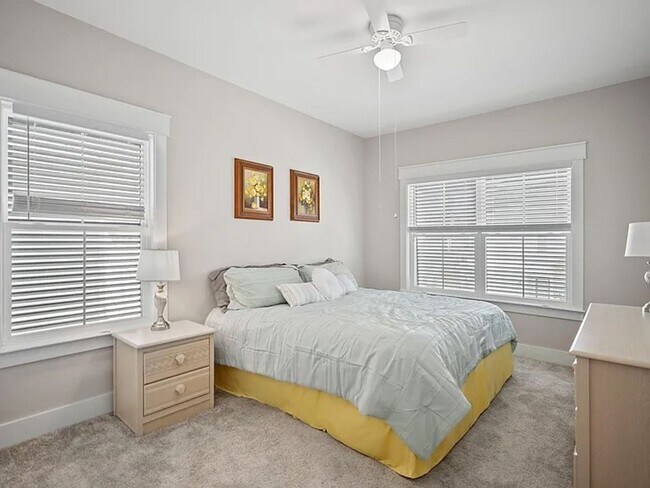 Building Photo - Gorgeous newer 2-Story, 4 bedroom Home in ...