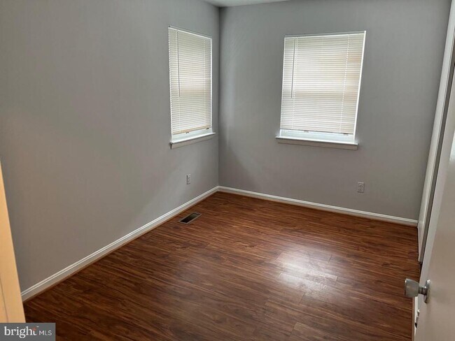 Building Photo - 9505 Hagel Cir