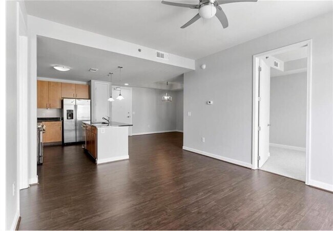 Building Photo - 711 Cosmopolitan Dr NE