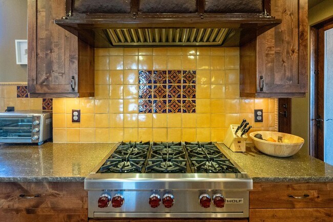 Building Photo - Exquisite Custom Home in Prestigious Commu...