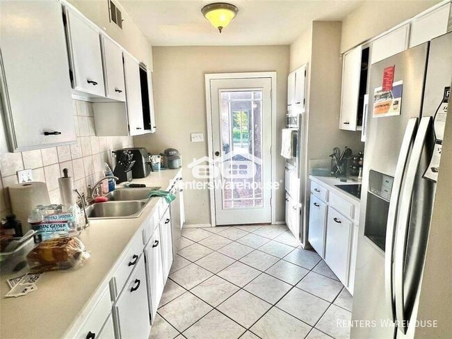 Building Photo - 1411 Ramada Dr