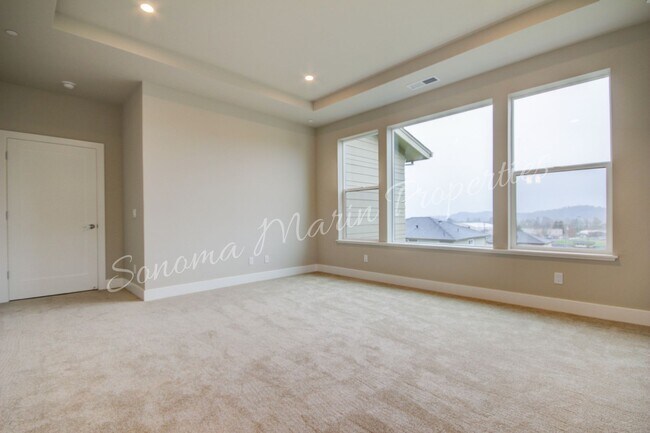 Building Photo - Gorgeous 4 Bed/3Bath House Available in De...