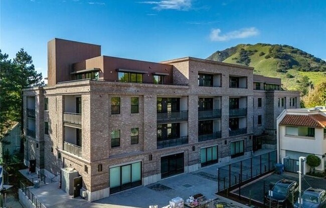 Building Photo - 581 Higuera St