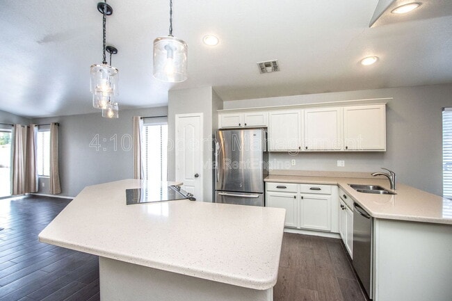 Building Photo - 1944 W Canyon Way