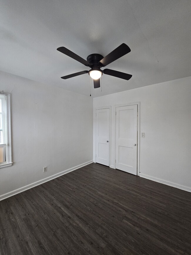 Building Photo - 522 S Glendale St