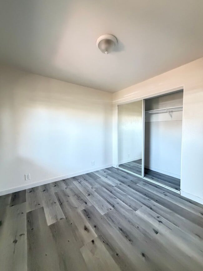 Building Photo - 311 Zenith St