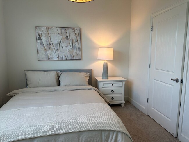 Building Photo - Newer 3 Bed, 2.5 Bath Sea Haven Home for Lease