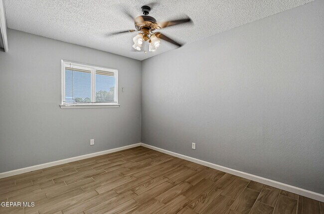 Building Photo - 3911 Quasar Ct