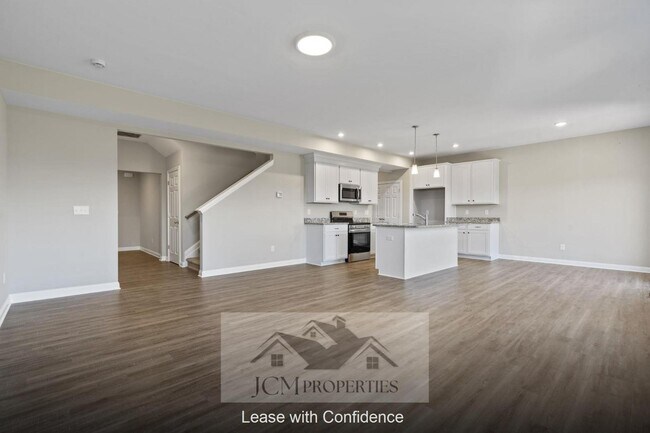 Building Photo - 905 Camden Ct