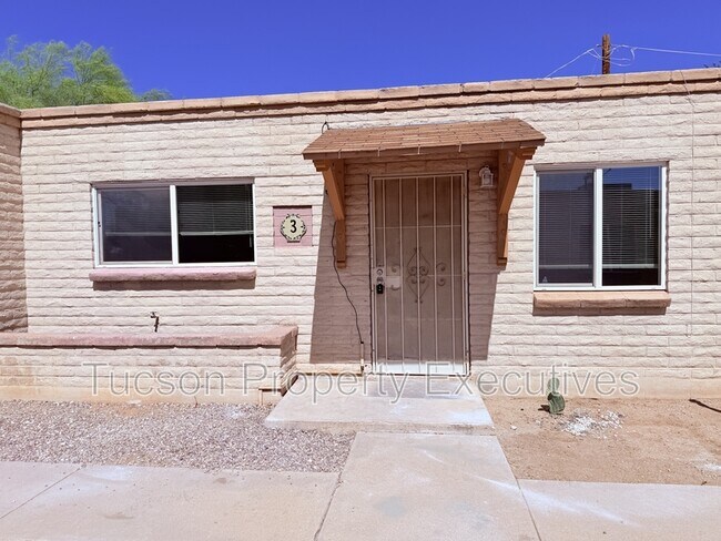 Building Photo - 319 E Blacklidge Dr