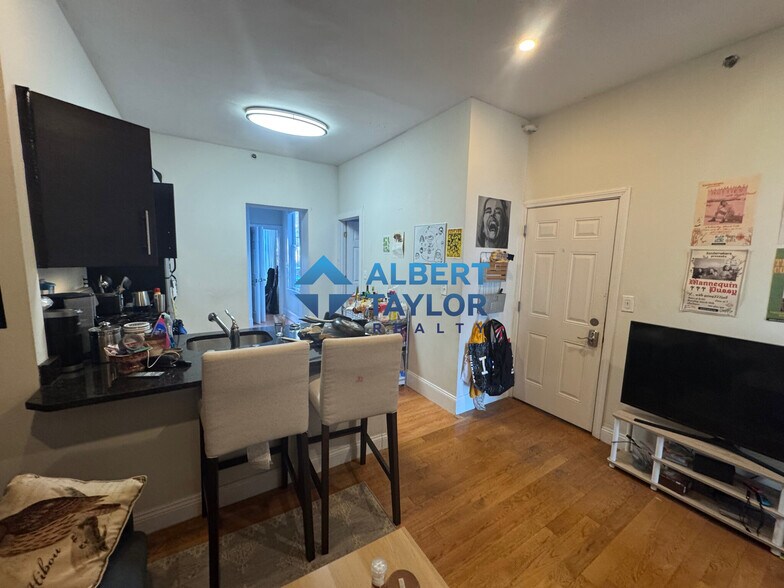 Building Photo - 237 Northampton St