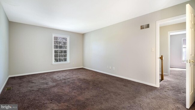 Building Photo - 24 Duttonview Dr