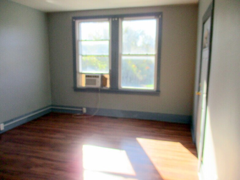 Building Photo - 324 Park Rd