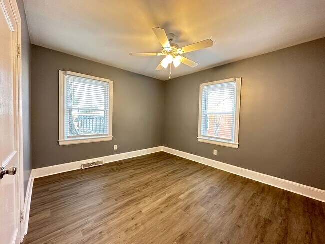 Building Photo - Newly Renovated Charming Home for Rent in South Hill