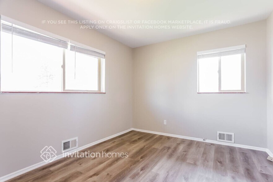 Building Photo - 2727 S Stuart St