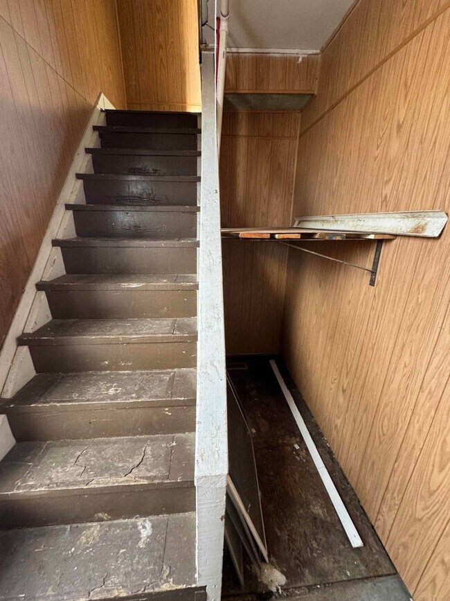 Building Photo - 131 W 13th St